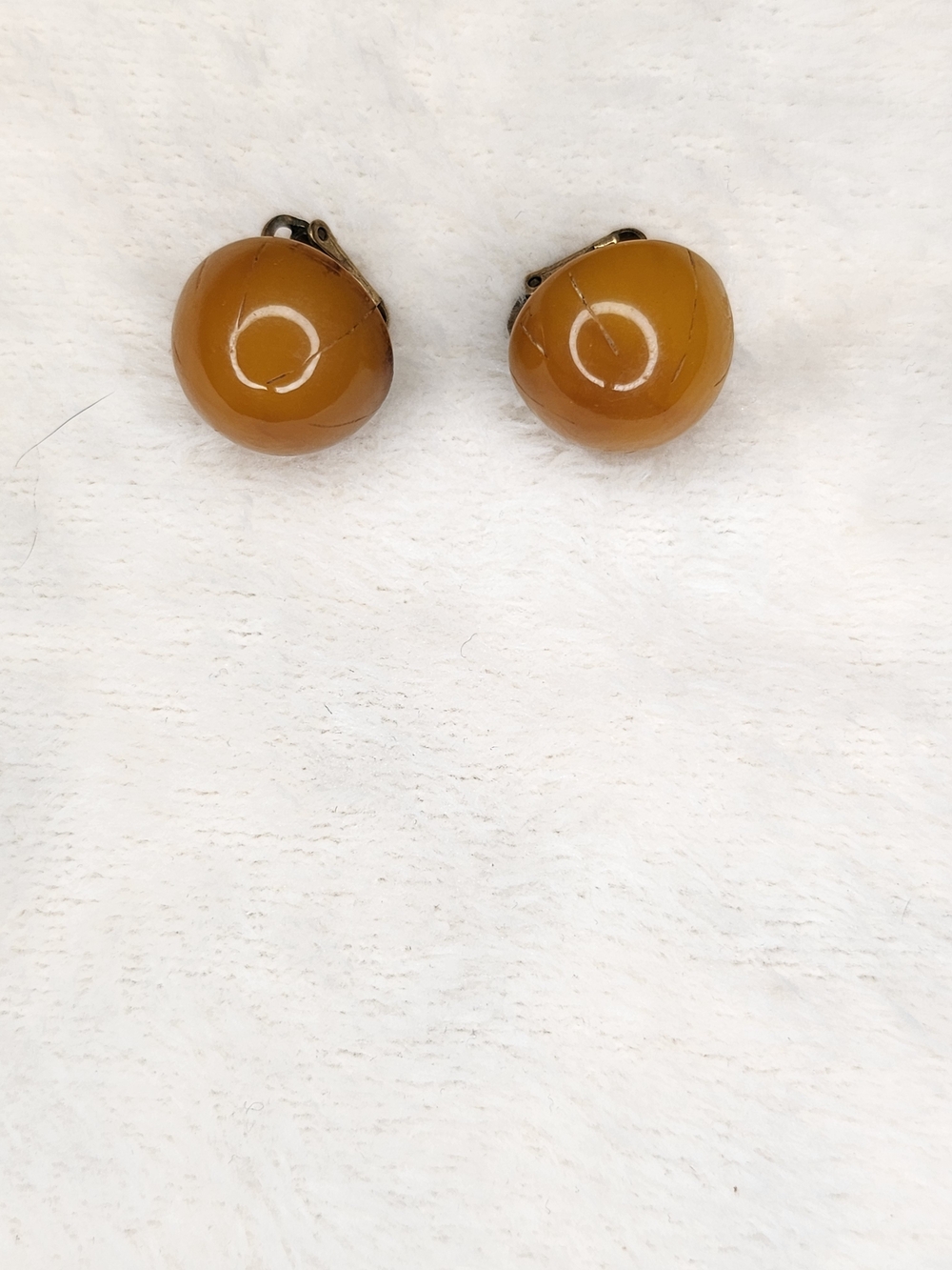 Vintage Crown Trifari Amber Bakelite Gold Tone Clip On Earrings